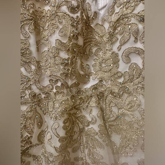 Bee Darling Formal size 9/10 - Picture 3 of 3